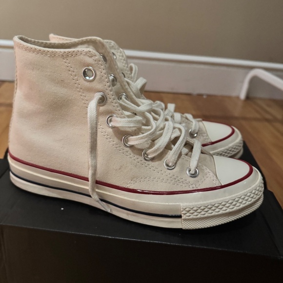 Chuck 70 Hi in Parchment, Garnet & Egret Converse - Men’s 4 l Women’s 6 - Picture 3 of 4